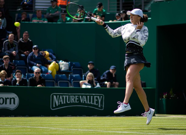 Iga Świątek popełniała błąd za błędem. Polka odpadła w pierwszej rundzie Wimbledonu