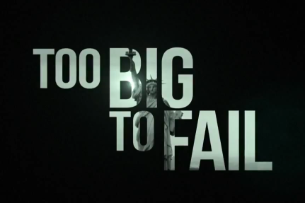 Jest to mało w Polsce znany film telewizyjny, szczegółowo opowiadający działania podjęte przez zespół sekretarza skarbu USA Henry Paulsona w 2008 w celu uratowania upadających banków inwestycyjnych. „Zbyt wielcy by upaść” opowiada o zmieniających się strategiach zespołu Paulsona oraz na negocjacjach prowadzonych z prezesami największych banków w USA. Film mocno nawiązuje do książki Andrew Sorokina, pokazując proces ratowania upadających banków jako grę, w której największą niewiadomą są reakcje najbogatszych ludzi świata.