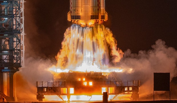 Kina poslala tri astronauta u svemir