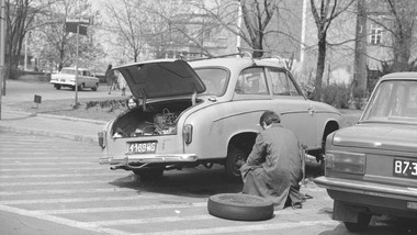 Szybki i nostalgiczny QUIZ o życiu w czasach PRL. Wyrobisz normę punktów?