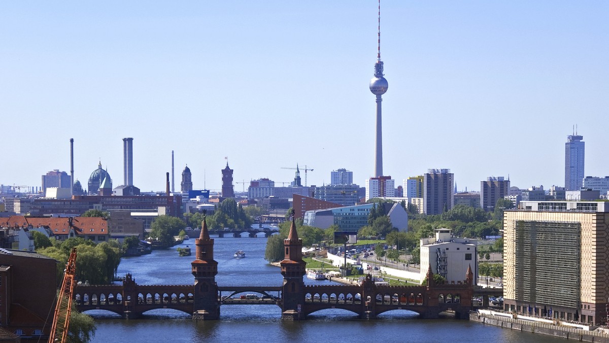 Grünberger Straße, a może Zielonogórska? Krossener Straße, a może Krośnieńska? Pytają organizatorzy akcji "93 Straßenschilder" w Berlinie i zachęcają do refleksji nad polsko-niemiecką historią.