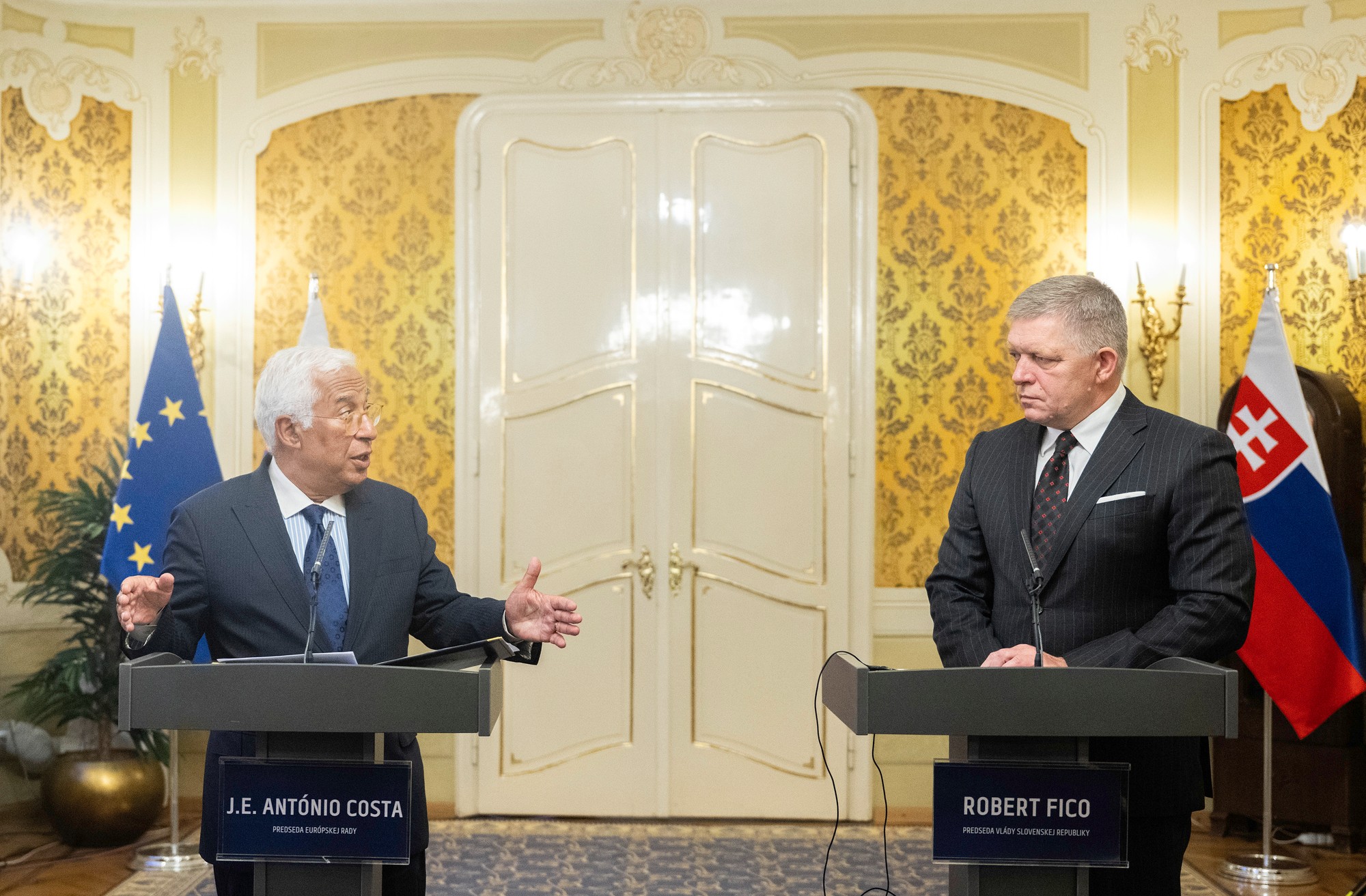 Predseda Európskej rady António Costa a predseda vlády SR Robert Fico.