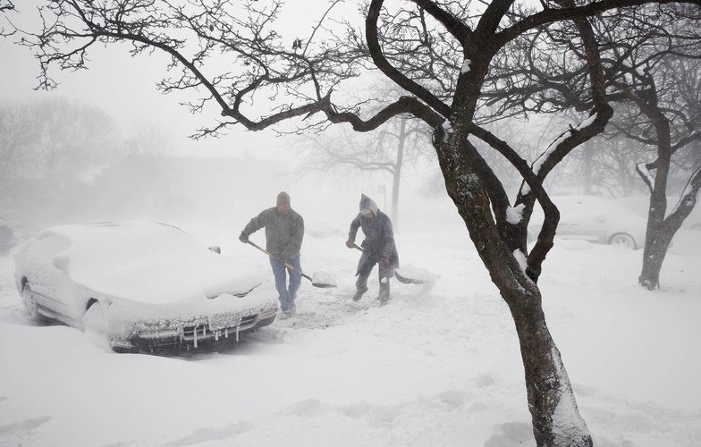 W obszarach Północnej Dakoty i Minnesoty prognozuje się, że temperatura spadnie do - 45 stopni Celsjusza, a w Chicago osiągnąć ma 30 stopni poniżej zera.