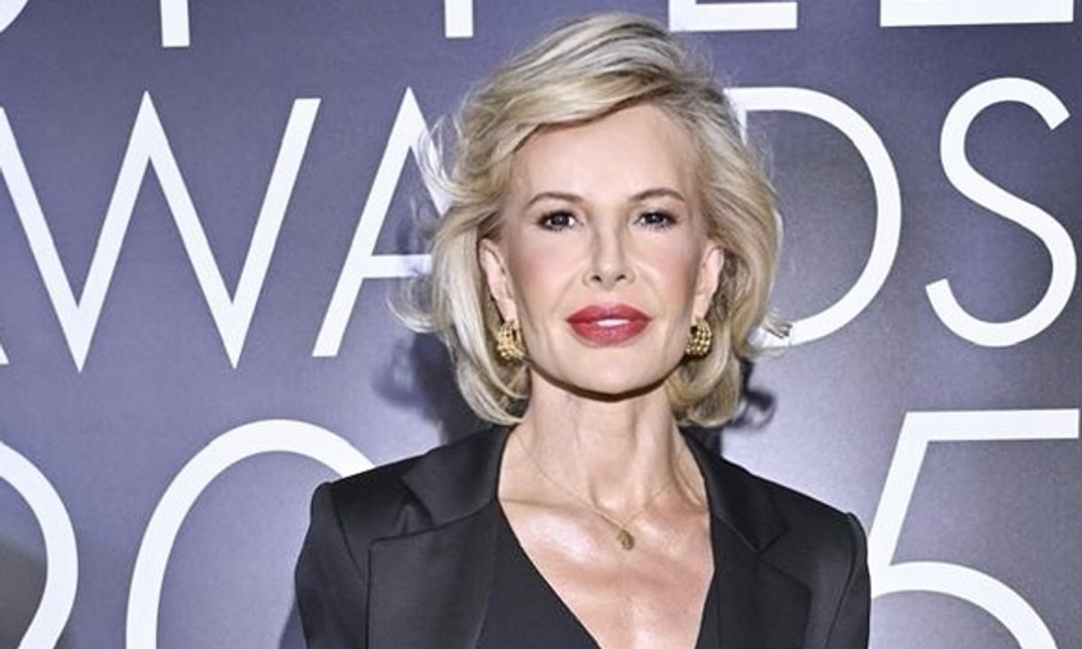 Joanna Racewicz olśniła. Włożyła piękną suknię z bardzo głębokim dekoltem