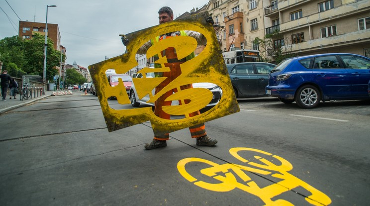 Újabb kerékpársávokat alakítottak ki a fővárosban Fotó: MTI/Balogh Zoltán