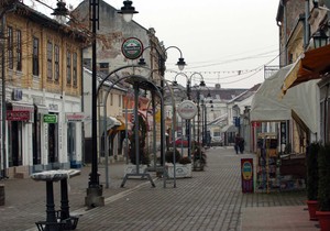 VALJEVO-Knez Miloseva ulica sa velikim brojem kafica_foto Predrag Vujanac