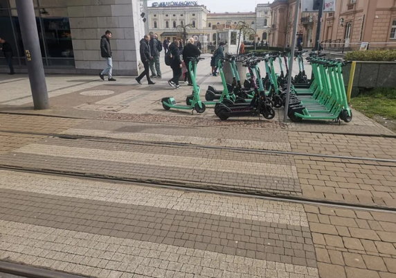 Hulajnogi w Krakowie to olbrzymi problem