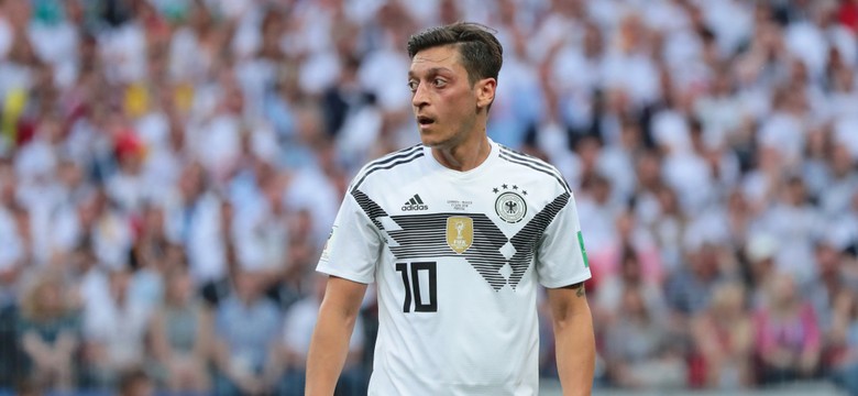 Mesut Oezil usunięty z gry Pro Evolution Soccer 2020