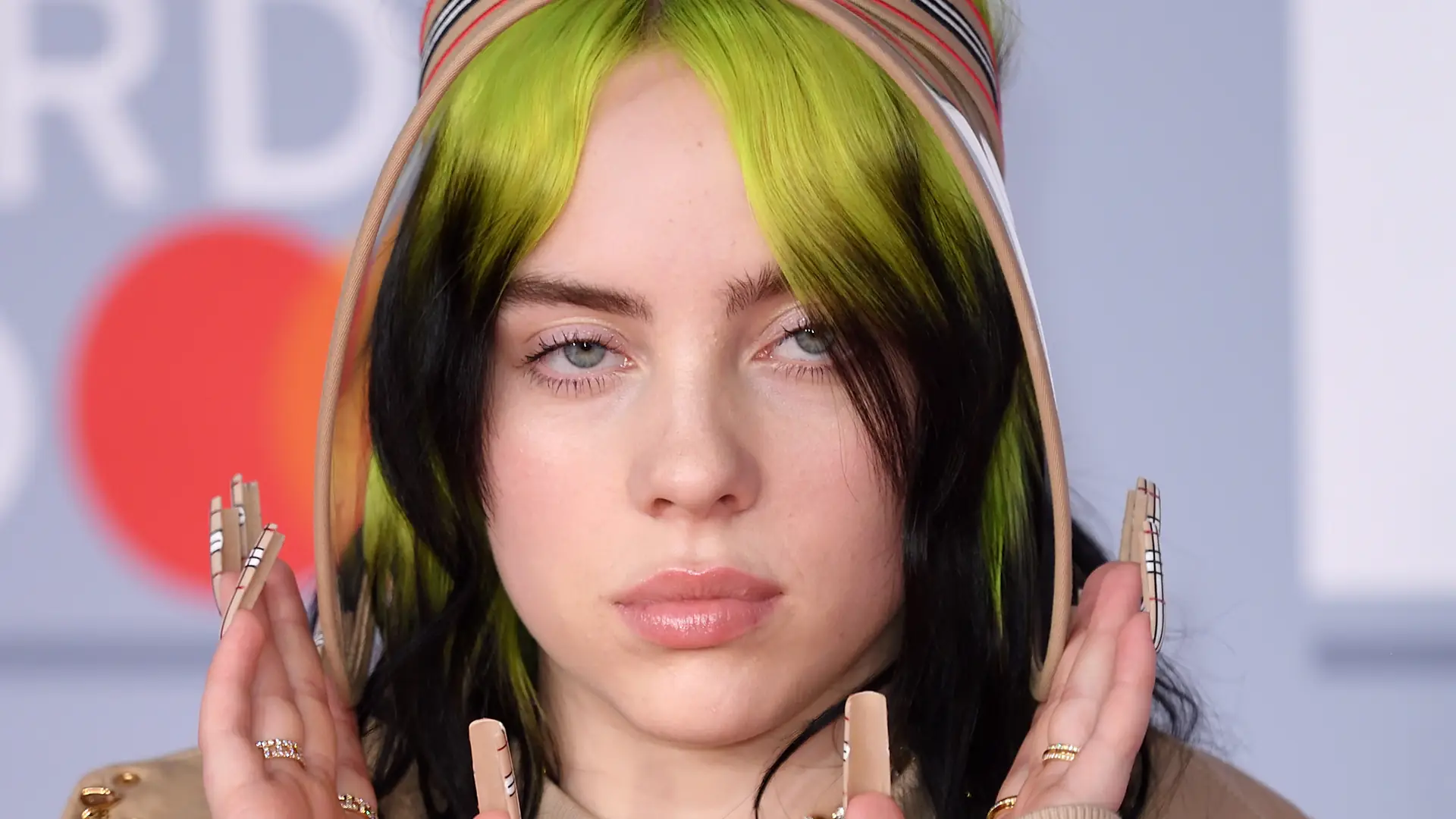 Billie Eilish o tym, dlaczego przestała czytać komentarze na Instagramie. "Rujnowały moje życie"