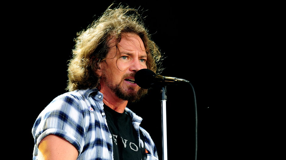 Eddie Vedder podczas koncertu w londyńskim Hyde Parku w 2010 r.