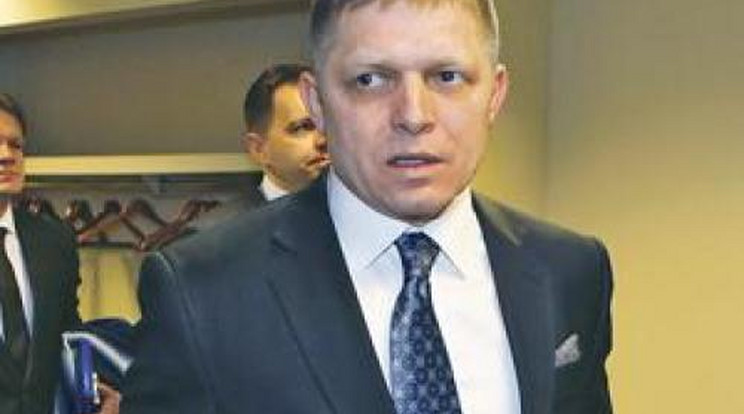 Titkárnőjével csókolózott Robert Fico