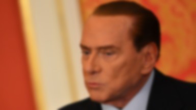 Berlusconi przeprosił Włochów za to, że nie dał sobie rady z kryzysem