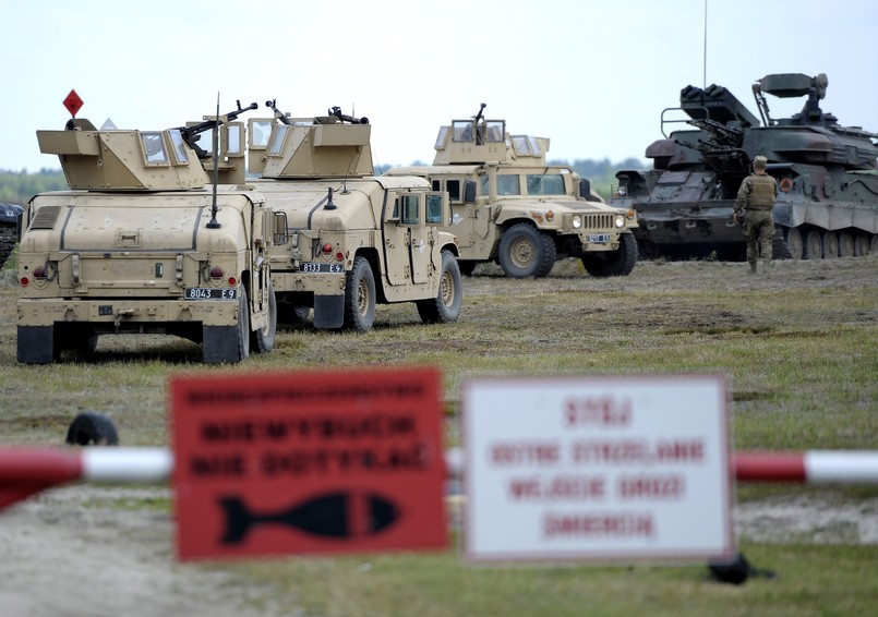 Współdziałanie wojsk operacyjnych z pododdziałem obrony terytorialnej w operacji "Cordon & Search", podczas ćwiczenia Anakonda -16 w Ośrodku Szkolenia Poligonowego Wojsk Lądowych w Nowej Dębie