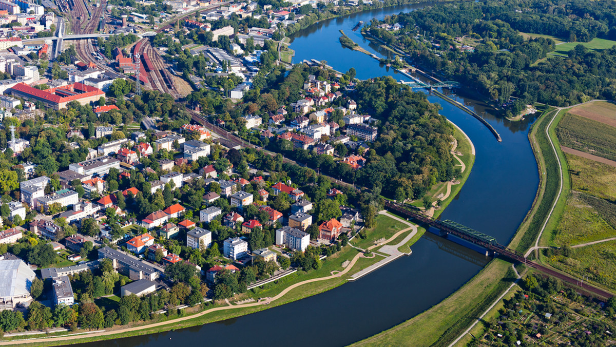 Zamiast festiwalu piosenki polskiej, festiwal piosenki niemieckiej. We wrześniu w Opolu odbędzie się pierwszy ogólnopolski festiwal dla młodzieży Jungend Festival Młodych. Organizatorem imprezy będą organizacje mniejszości niemieckiej, działające w Polsce.