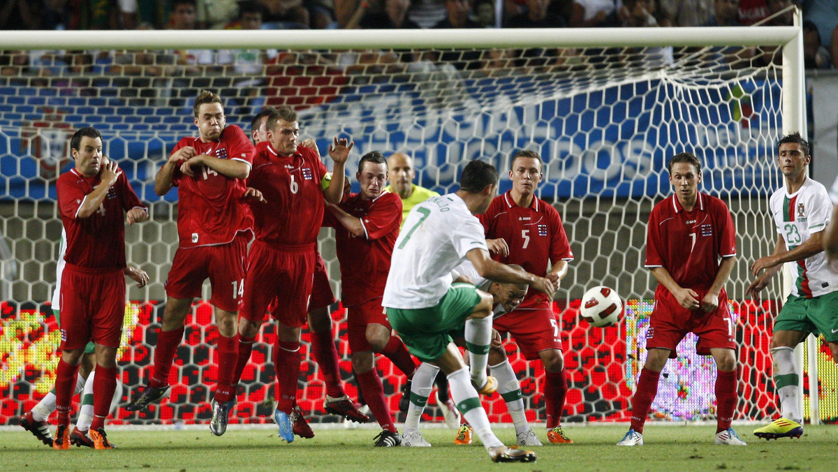 Portugalia pokonała Luksemburg 5:0 (2:0) w towarzyskim meczu piłkarskim rozegranym w Faro. Jedną z bramek strzelił as Realu Madryt, Cristiano Ronaldo.