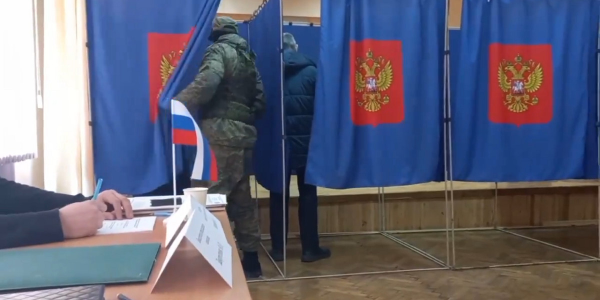 Nexta opublikowała nagrania z rosyjskiego punktu wyborczego. 