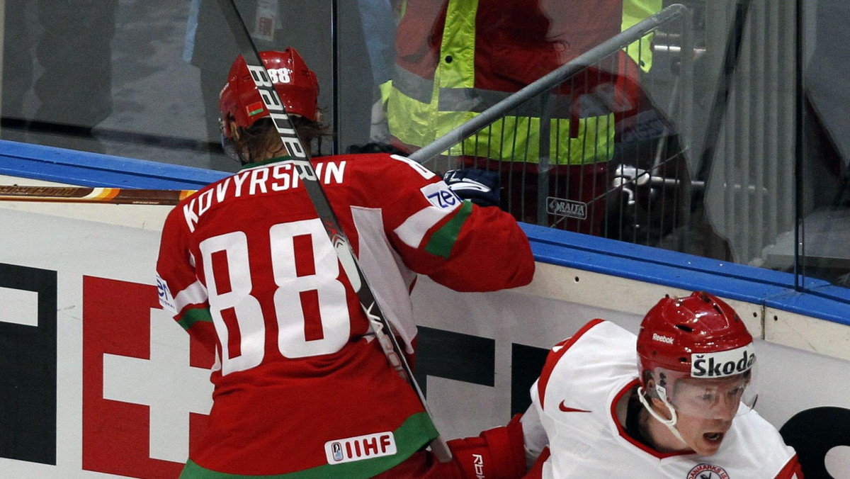 Dzięki zwycięstwu nad Danią 2:1 (0:1, 1:0, 1:0) w drugiej fazie hokejowych Mistrzostw Świata Elity, Białoruś awansowała z ostatniego, na czwarte miejsce w grupie E.