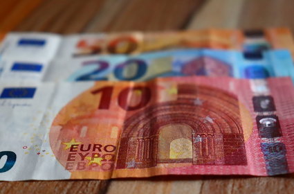 Kurs euro 4 maja poniżej 4,7 zł