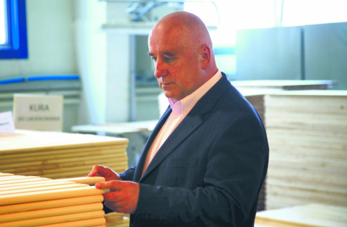 Jan Walaszek, zamierza zapewnić firmie samowystarczalność surowcową i energetyczną