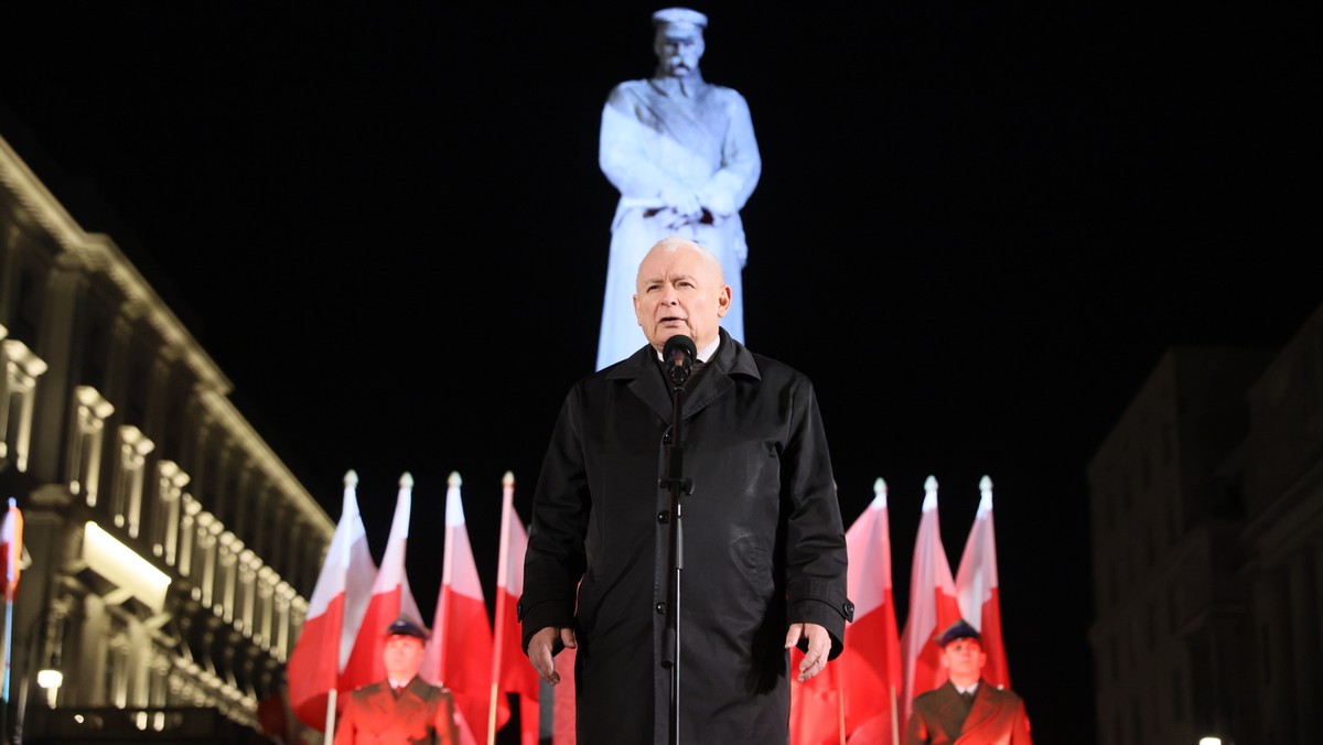 Prezes PiS Jarosław Kaczyński na miesięcznicy smoleńskiej, listopad 2022 r.