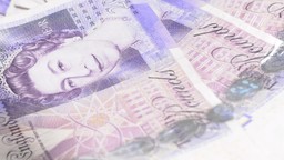 Bank Anglii znów podniósł stopę procentową i ostrzegł, że recesja już może trwać