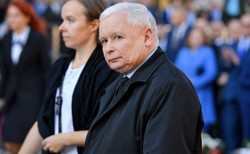 W siedzibie PiS kierownictwo Zjednoczonej Prawicy zatwierdziło ok. 90 proc. obsady nowego rządu