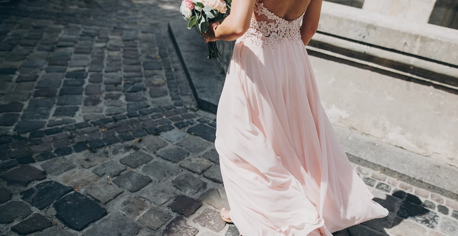 Idealne sukienki na wesele na wyprzedaży do -70 proc.