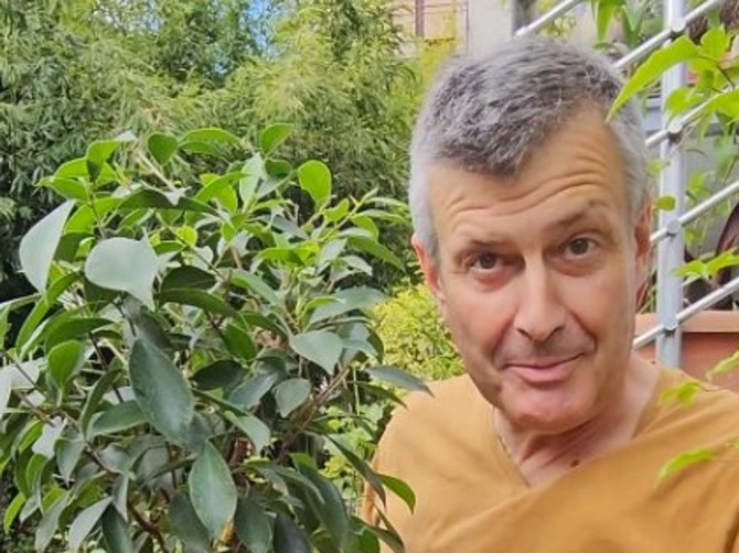Dejan Dragićević zna kako oporaviti sobne biljke posle zime