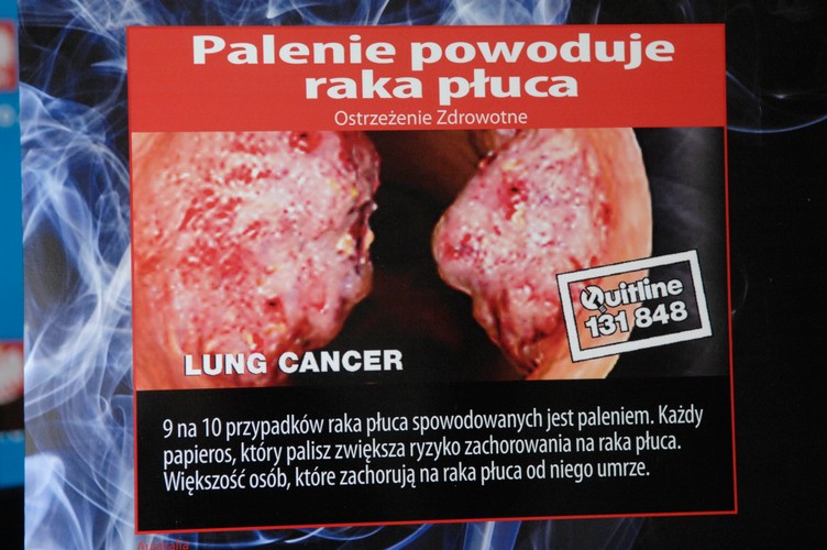 Z okazji Światowego Dnia Bez Tytoniu ministerstwo zdrowia zorganizowało wystawę grafik, jakie w różnych krajach straszą z paczek papierosów