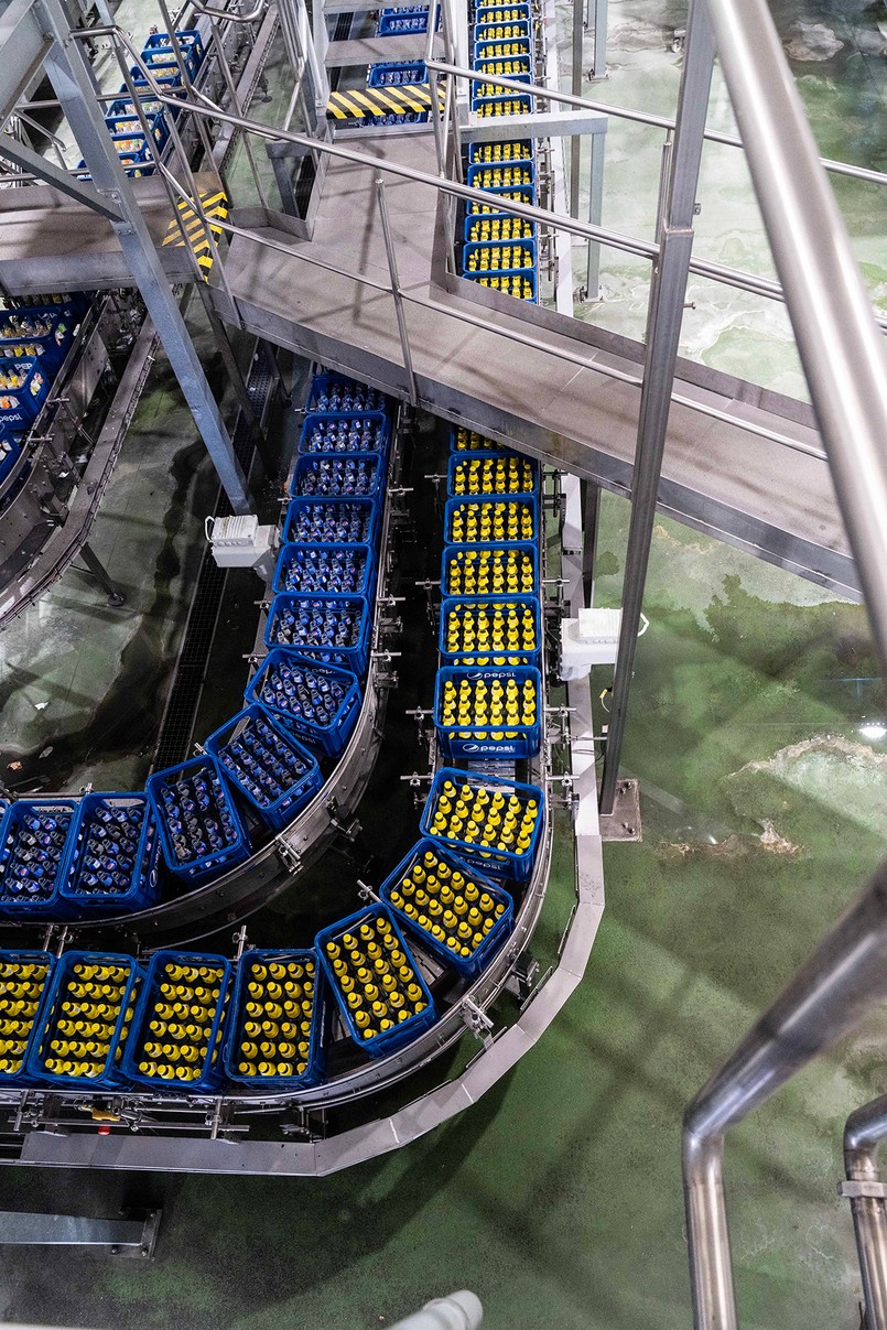 Od preformy do butelki pełnej napoju