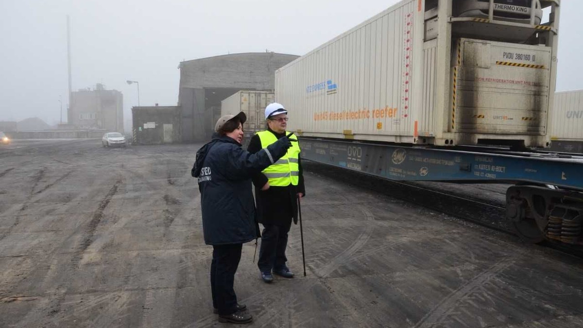 Braniewo może skorzystać na utworzeniu Nowego Szlaku Jedwabnego, który pozwoli na transport kolejowy towarów między Chinami a Europą. Przeprowadzone kilka dni temu przeładunki kontenerów, które były testem dla polskich służb i kolejarzy, wypadły pomyślnie.