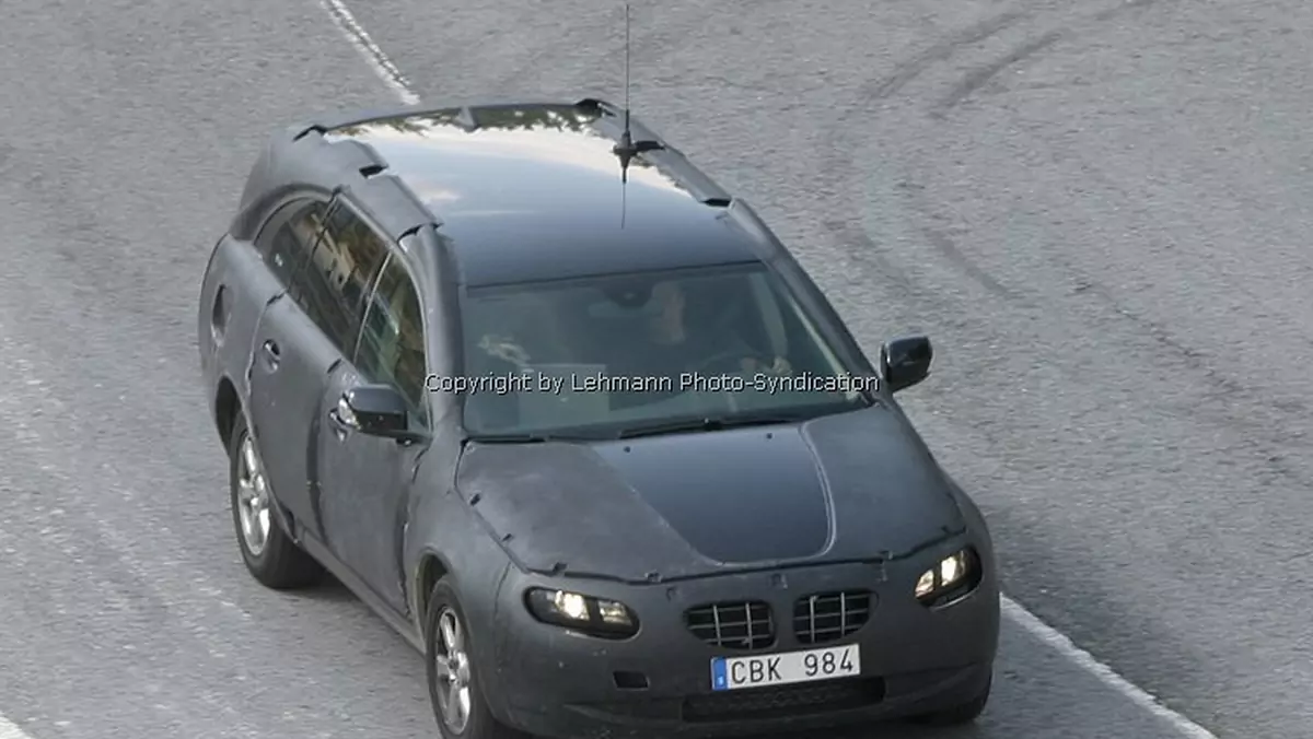 Zdjęcia szpiegowskie: Volvo V70/XC70 już w przyszłym roku w Genewie
