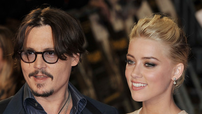Amber Heard felfüggeszti a közösségi oldalait: ismét Johnny Depp-pel néz farkasszemet a bíróságon