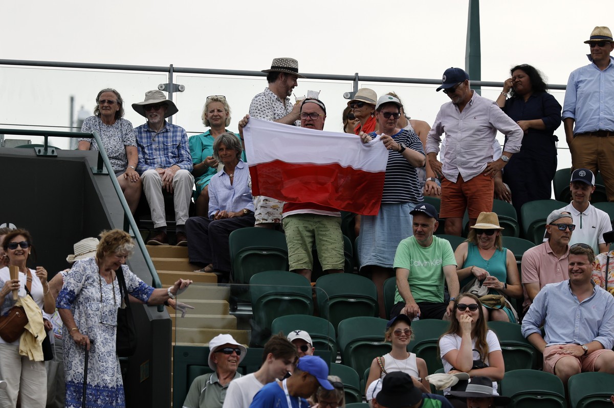 Poseł od Hołowni złamał przepisy. Spał w namiocie, by dopingować Igę Świątek na Wimbledonie