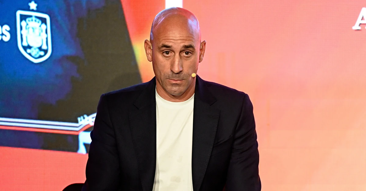 Były prezes federacji piłkarskiej obrzucony jajkami. "Zamachu" dokonał wujek poszkodowanego