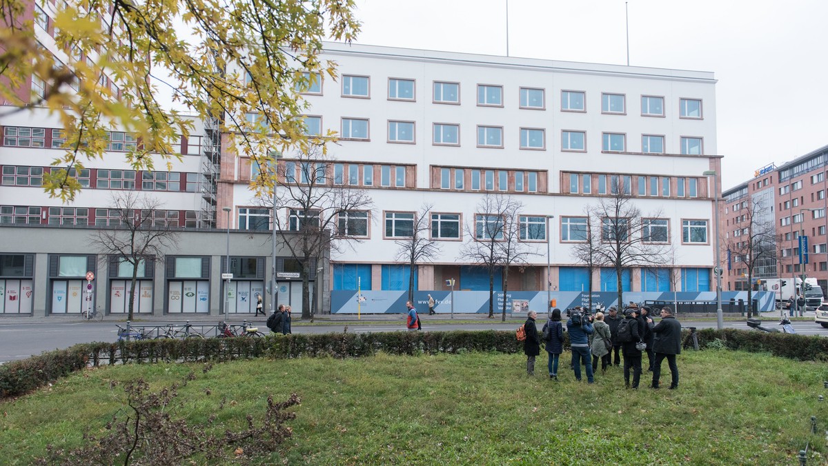 Czy w Berlinie powstanie pomnik poświęcony Polakom zamordowanym podczas II wojny światowej? A może Niemcy powinni uczcić wszystkie ofiary wojny na Wschodzie? Czy zamiast pomnika nie powinno powstać muzeum?