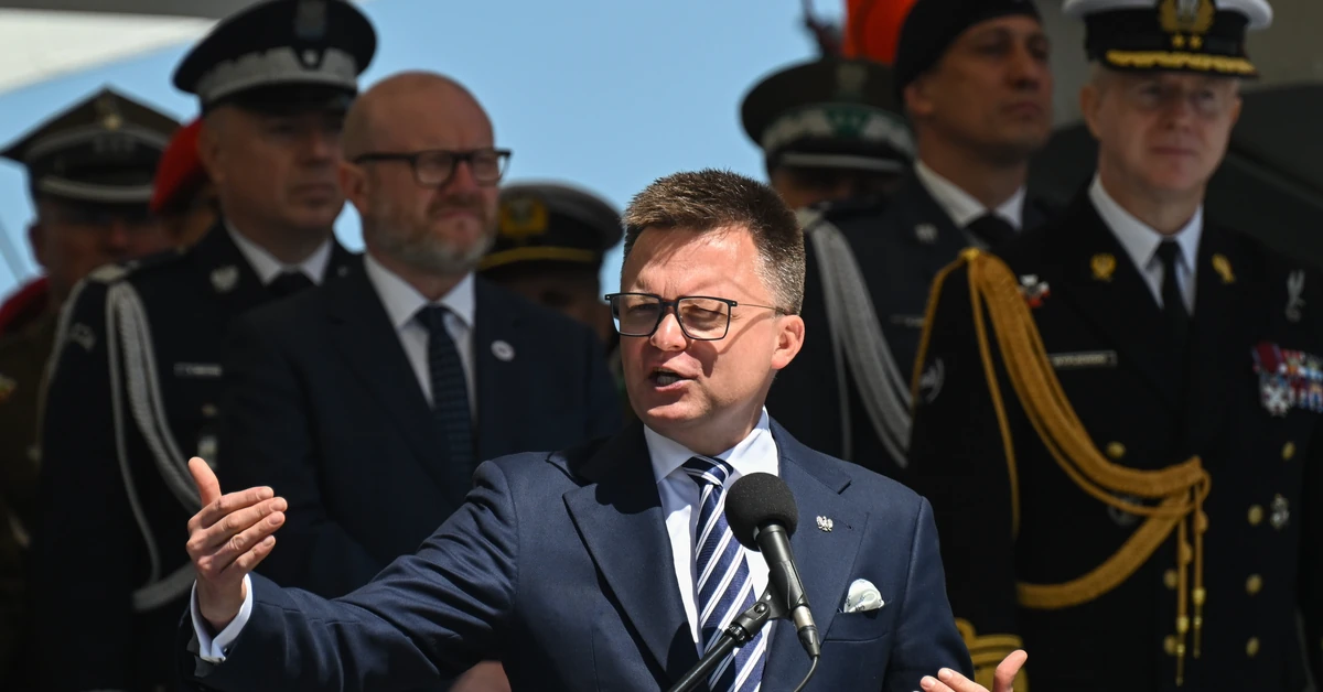 "Prezydent z ustawkami"? Hołownia ostrzega przed Nawrockim