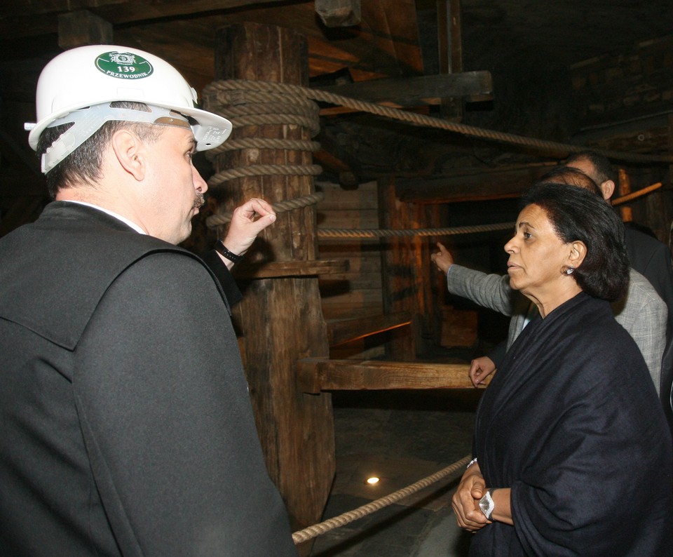 WIELICZKA SZEJKINI KUWEJTU W KOPALNI SOLI