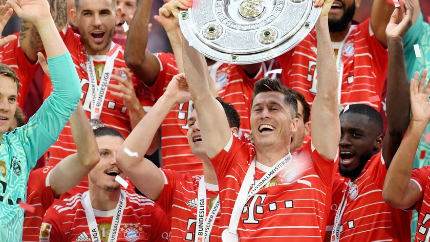 Robert Lewandowski (34 l.) z mistrzowską paterą. Czy podniósł ją po raz ostatni?