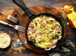 Carbonara ma 70 lat. Spróbuj tej z przepisu Ewy Wachowicz