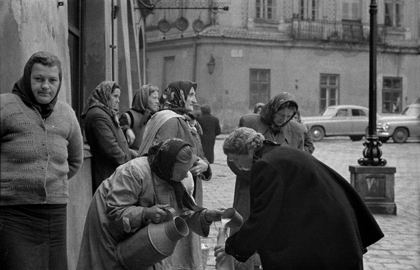 Lublin 1959r. Lubelskie Stare Miasto i jego uliczne rytuały.  