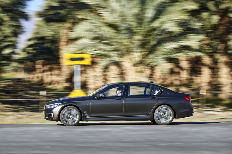 BMW M760i xDrive – nowy początek V12