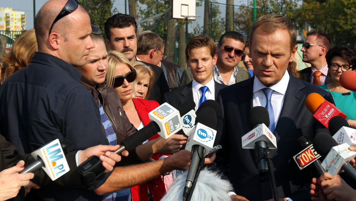 Premier Donald Tusk, który w ramach swych podróży "Tuskobusem" odwiedził w środę Konin (Wielkopolska) przekonywał, że przyszłość kopalni w tym mieście, jak i Zespołu Elektrowni Pątnów-Adamów-Konin, to "przyszłość wyłącznie z dobrym inwestorem".