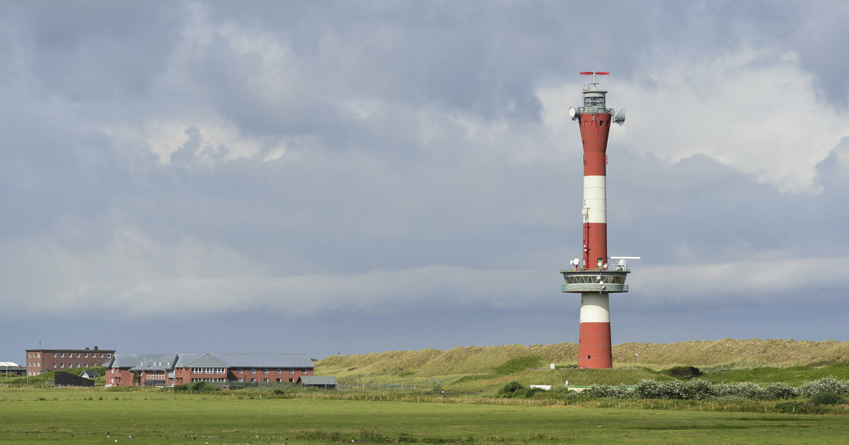 The Germans are looking for the lighthouse keeper.  More than 1,000 applications were received, including from Poland