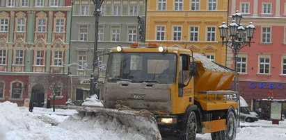 Śnieg zniknął tylko sprzed magistratu