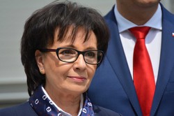 NIK nałożyła karę i wyznaczyła trzeci termin dla marszałek Witek