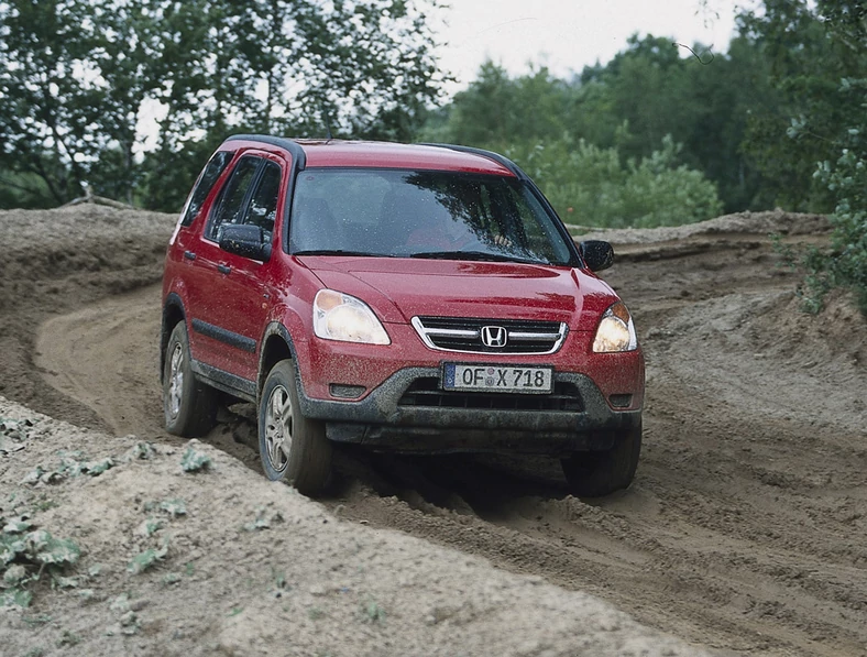 Honda CR-V kontra Freelander i Toyota RAV4: sposoby na tanią jazdę z napędem 4x4