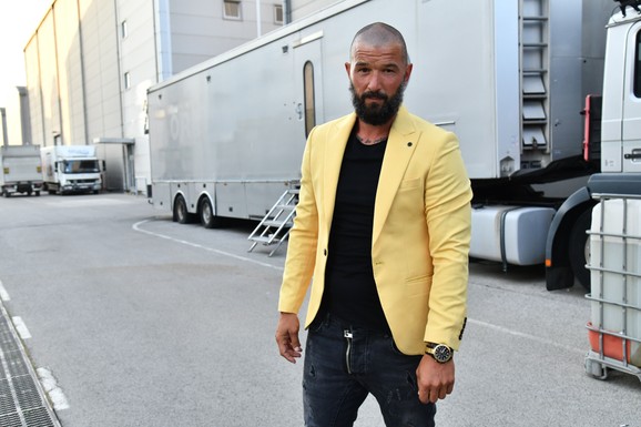 RASTALI SE NIKOLA LAKIĆ I COKA POSLE 8 GODINA Otkriveni svi detalji: "Nisu hteli da prave skandale, zajedno brinu o detetu"