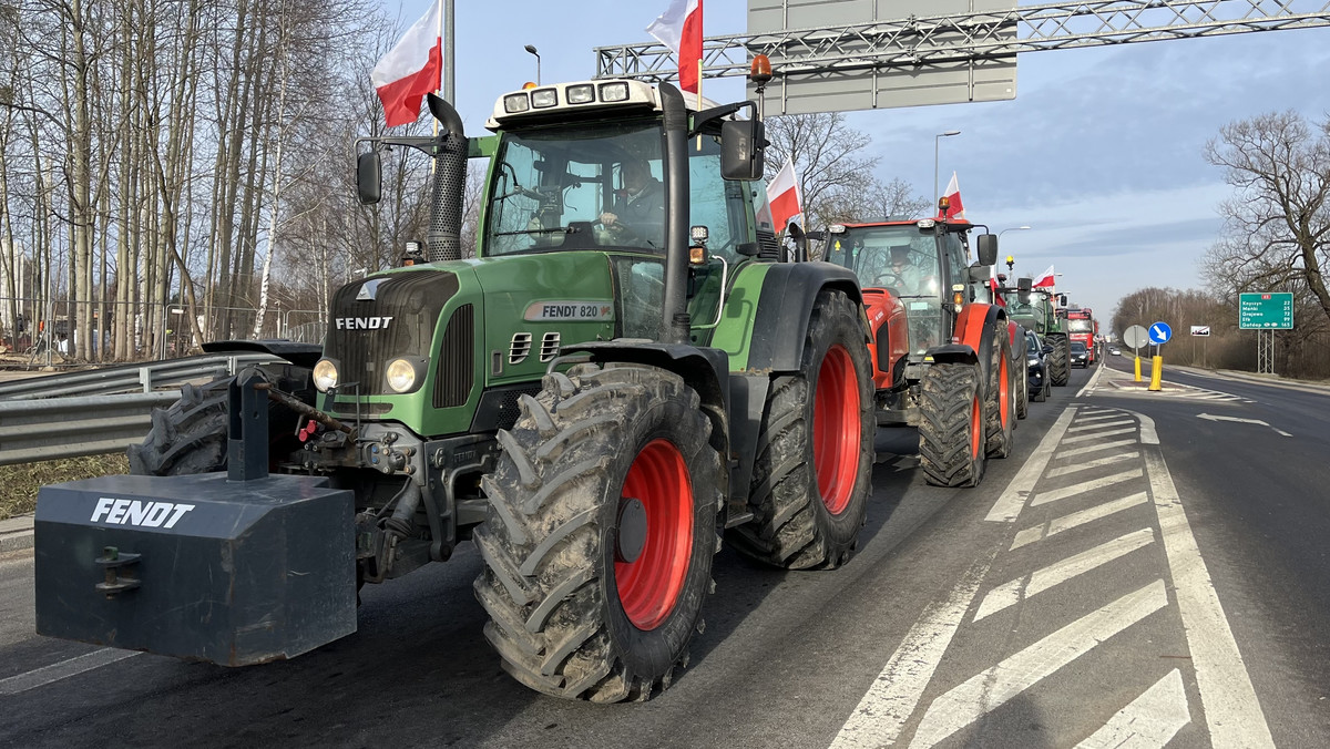 "Rolnikiem trzeba się urodzić". Podlascy też mają dość. Protesty w 16 lokalizacjach