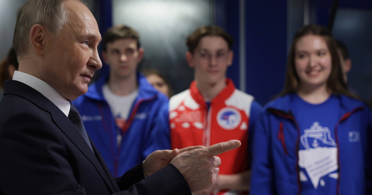 Praca w trakcie wakacji. Wątpliwy prezent od Putina dla rosyjskich nastolatków